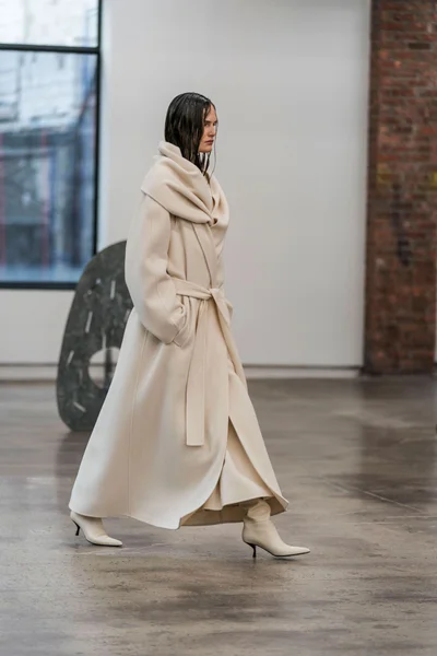Look 3